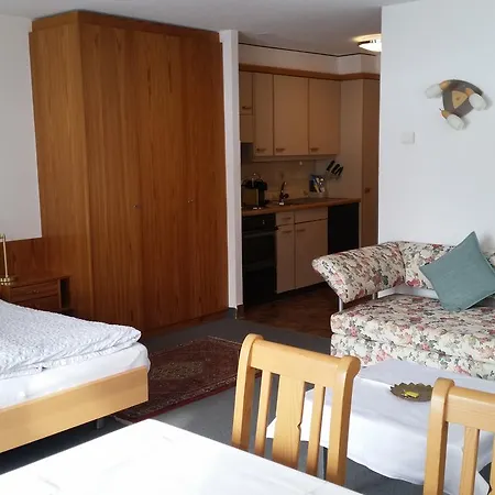 ハウス トゥスコロ アパート